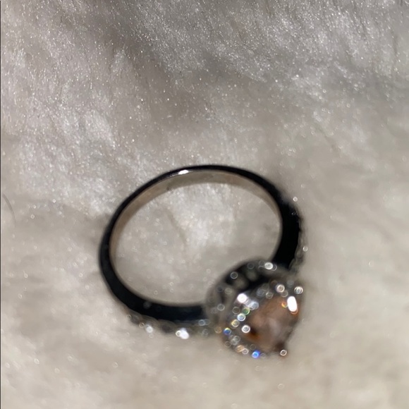 Silver tone Champagne pear shaped fashion ring - Picture 4 of 9